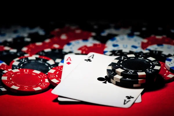Live roulette dealer and wheel view from mpoas slot studio